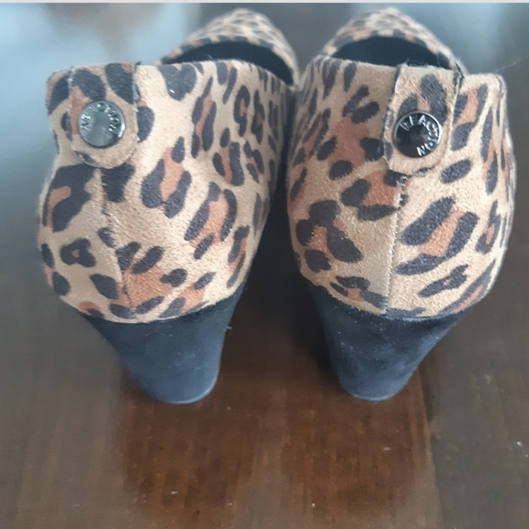 NWOT Leopard Kenneth Cole Reaction Wedges - Picture 6 of 7